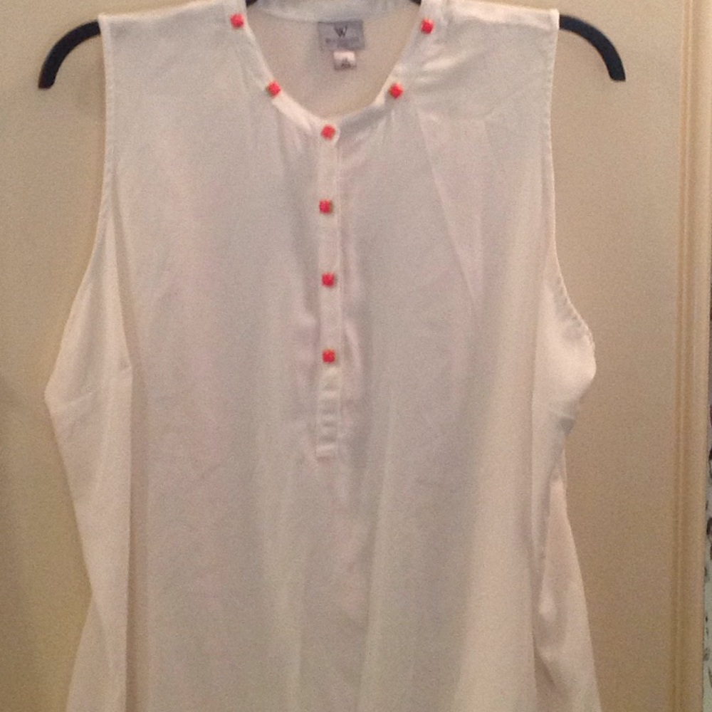 NWOT sleeveless white top & pink buttons
